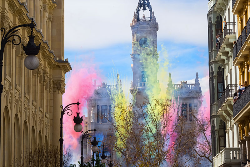 Las Fallas di Valencia, la festa per celebrare l'arrivo della primavera | Allianz Global Assistance