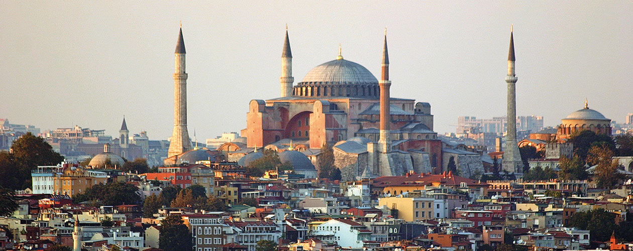 Cosa vedere a Istanbul, la città ponte fra Europa e Asia | Allianz Global Assistance