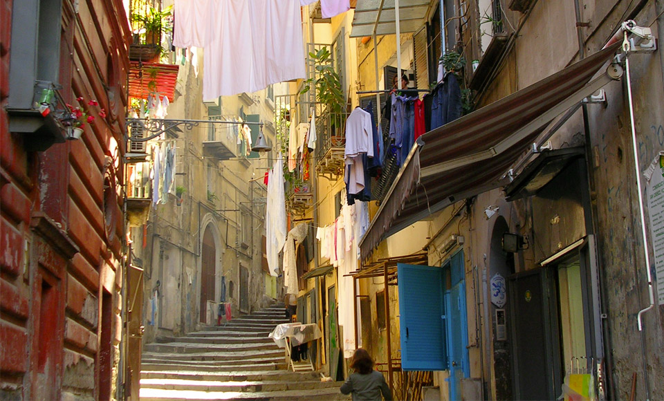 10 cose da vedere a Napoli, dai quartieri storici fino al Vesuvio... Con la tv! | Allianz Global Assistance