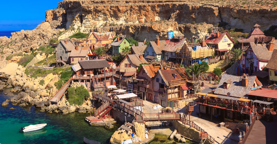 Popeye Village a Malta, il villaggio dedicato a Braccio di Ferro | Allianz Global Assistance