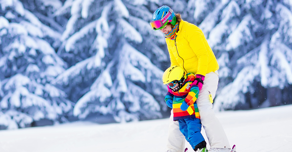 Nuovi obblighi sulle piste: dall’assicurazione sci al casco | Allianz Global Assistance