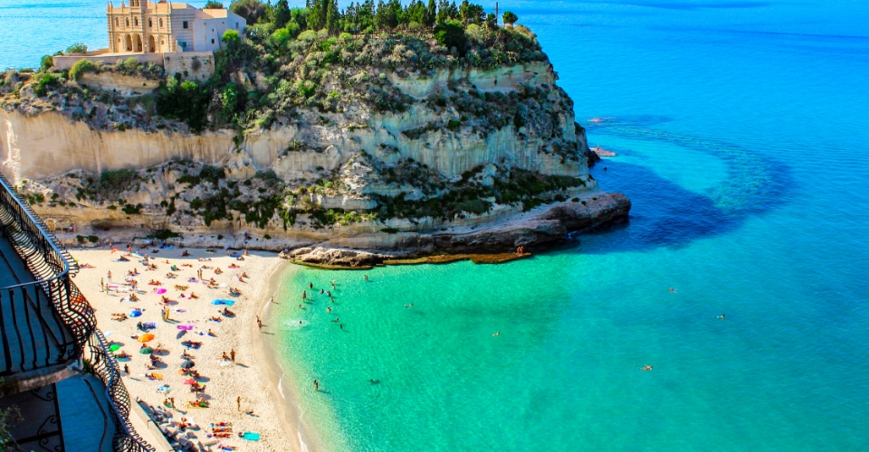 Spiagge a Bandiera Blu: quali sono le spiagge più belle d’Italia? | Allianz Global Assistance